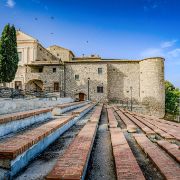 Anfiteatro e Castello Savelli